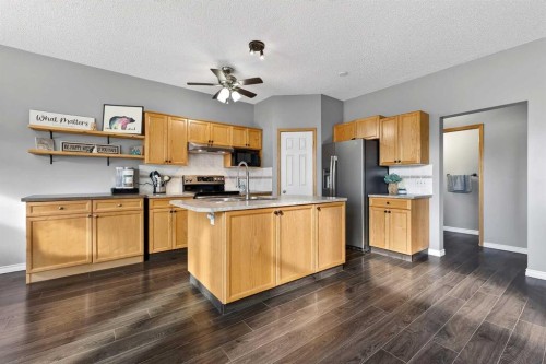 1153 Prestwick Circle Se, Calgary, AB - Indoor Photo Showing Kitchen