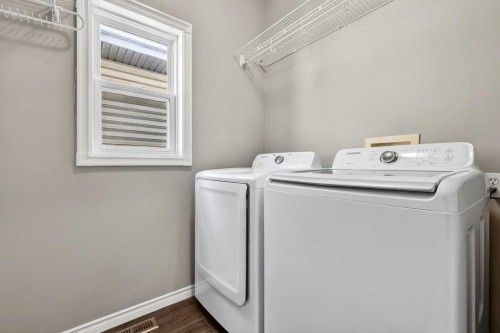 1153 Prestwick Circle Se, Calgary, AB - Indoor Photo Showing Laundry Room