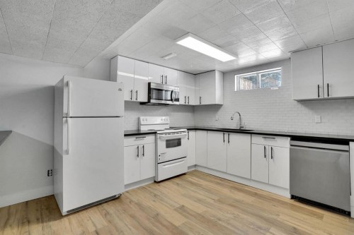 363 Templeside Circle Ne, Calgary, AB - Indoor Photo Showing Kitchen