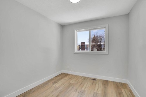363 Templeside Circle Ne, Calgary, AB - Indoor Photo Showing Other Room