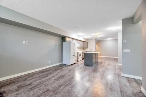 12-606 Lakeside Boulevard, Strathmore, AB - Indoor Photo Showing Other Room