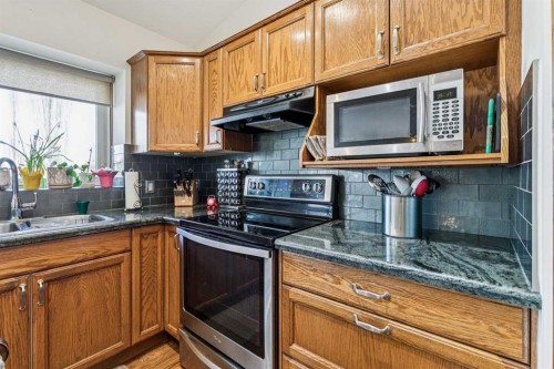 20 Macewan Ridge View Nw, Calgary, AB - Indoor Photo Showing Kitchen
