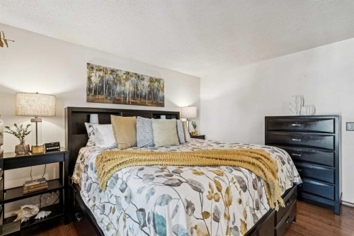 20 Macewan Ridge View Nw, Calgary, AB - Indoor Photo Showing Bedroom