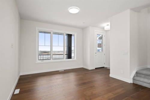 98 Sora Gardens Se, Calgary, AB - Indoor Photo Showing Other Room