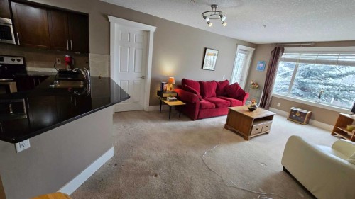 128-500 Rocky Vista Gardens Nw, Calgary, AB - Indoor Photo Showing Other Room