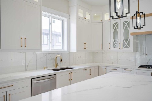 312 Watercrest Place, Chestermere, AB - Indoor Photo Showing Kitchen With Upgraded Kitchen