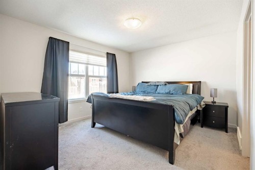 29 Evansridge Circle Nw, Calgary, AB - Indoor Photo Showing Bedroom