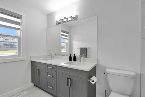 59 Belgian, Cochrane, AB - Indoor Photo Showing Bathroom