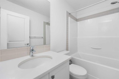 118 Evanscrest Manor Nw, Calgary, AB - Indoor Photo Showing Bathroom