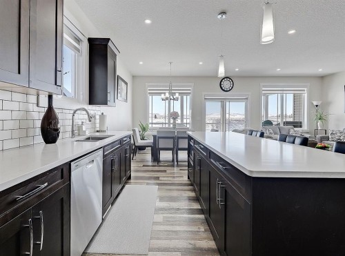 125 Westview Drive, Nanton, AB - Indoor Photo Showing Kitchen With Upgraded Kitchen