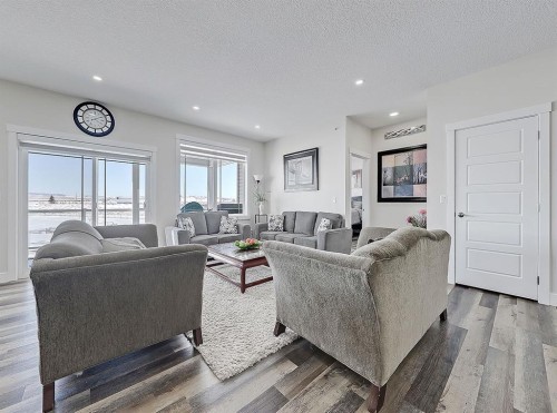 125 Westview Drive, Nanton, AB - Indoor Photo Showing Living Room