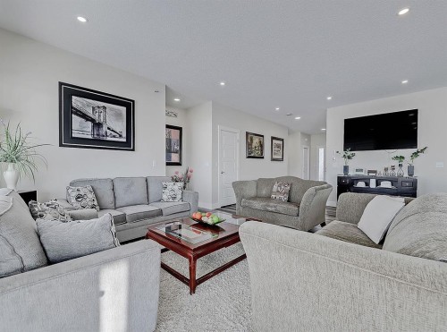 125 Westview Drive, Nanton, AB - Indoor Photo Showing Living Room