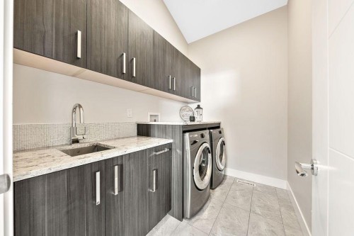 1126 40 Street Sw, Calgary, AB - Indoor Photo Showing Laundry Room