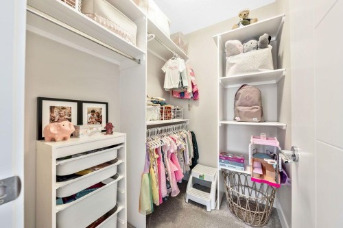 1126 40 Street Sw, Calgary, AB - Indoor With Storage