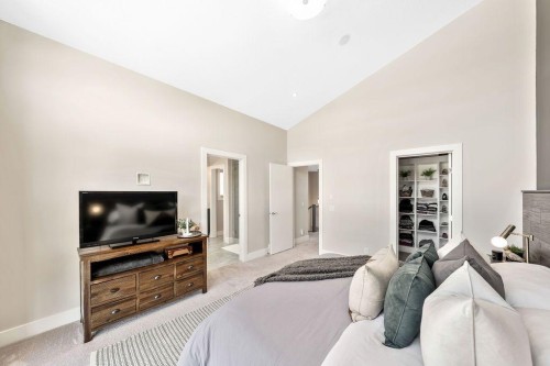 1126 40 Street Sw, Calgary, AB - Indoor