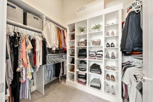 1126 40 Street Sw, Calgary, AB - Indoor With Storage