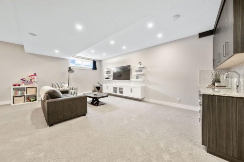 1126 40 Street Sw, Calgary, AB - Indoor