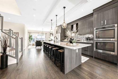 1126 40 Street Sw, Calgary, AB - Indoor Photo Showing Kitchen With Upgraded Kitchen