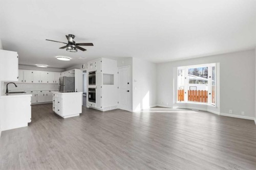5031 Vienna Drive Nw, Calgary, AB - Indoor