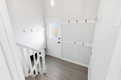 5031 Vienna Drive Nw, Calgary, AB - Indoor Photo Showing Other Room