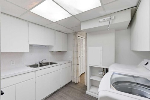 5031 Vienna Drive Nw, Calgary, AB - Indoor Photo Showing Laundry Room