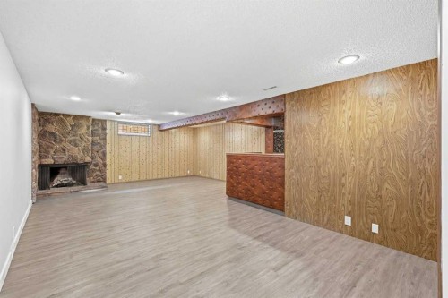5031 Vienna Drive Nw, Calgary, AB - Indoor