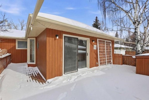 5031 Vienna Drive Nw, Calgary, AB - Outdoor With Exterior