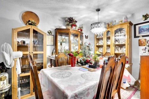 203-21 Dover Point Se, Calgary, AB - Indoor Photo Showing Dining Room