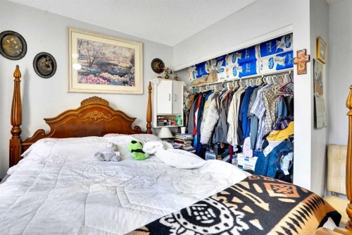 203-21 Dover Point Se, Calgary, AB - Indoor Photo Showing Bedroom