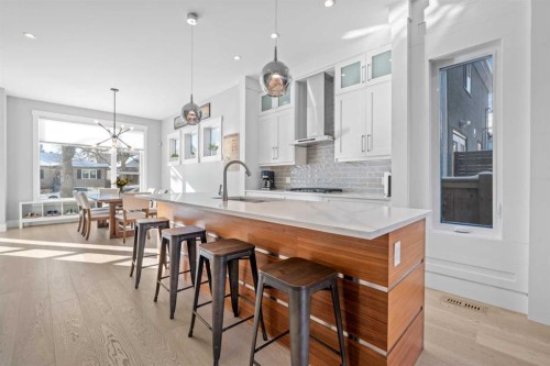 420 14 Avenue Ne, Calgary, AB - Indoor Photo Showing Other Room