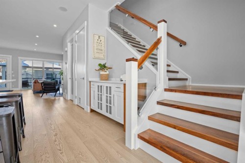 420 14 Avenue Ne, Calgary, AB - Indoor Photo Showing Other Room