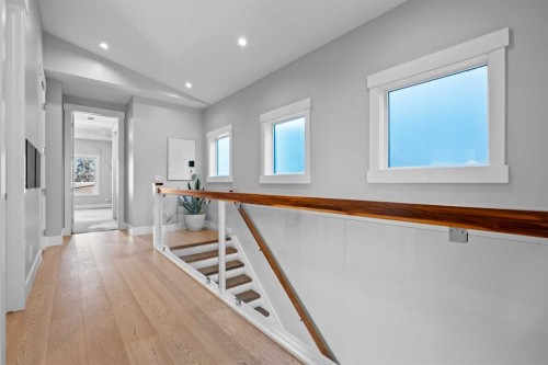 420 14 Avenue Ne, Calgary, AB - Indoor Photo Showing Other Room