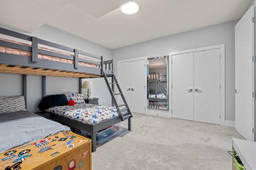 420 14 Avenue Ne, Calgary, AB - Indoor Photo Showing Bedroom