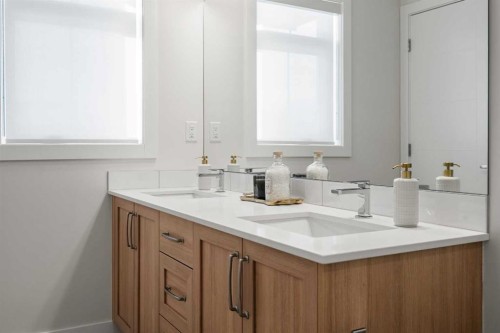 14406 15 Street Ne, Calgary, AB - Indoor Photo Showing Bathroom