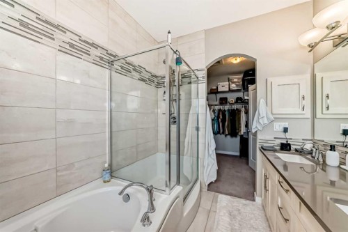 106 Cougar Ridge Landing Sw, Calgary, AB - Indoor Photo Showing Bathroom