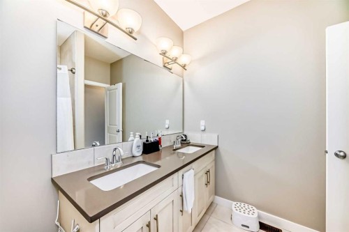 106 Cougar Ridge Landing Sw, Calgary, AB - Indoor Photo Showing Bathroom