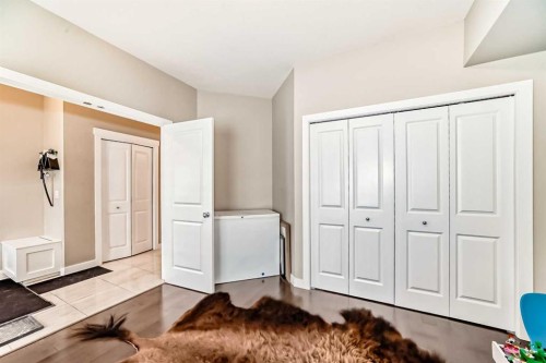 106 Cougar Ridge Landing Sw, Calgary, AB - Indoor Photo Showing Other Room