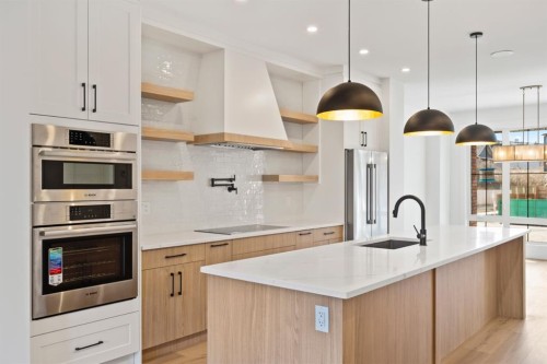907 36 Street Nw, Calgary, AB - Indoor Photo Showing Kitchen With Upgraded Kitchen