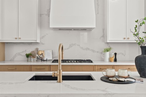 907 36 Street Nw, Calgary, AB - Indoor Photo Showing Kitchen With Double Sink