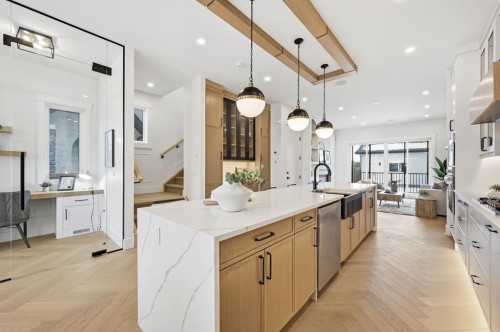 907 36 Street Nw, Calgary, AB - Indoor Photo Showing Kitchen With Upgraded Kitchen