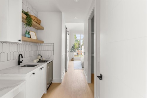 907 36 Street Nw, Calgary, AB - Indoor Photo Showing Kitchen