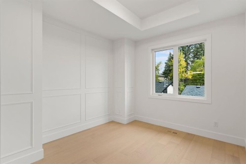 907 36 Street Nw, Calgary, AB - Indoor Photo Showing Other Room