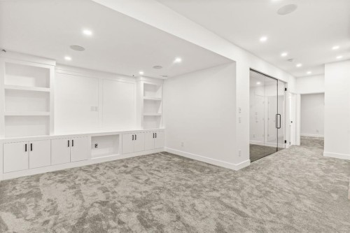 907 36 Street Nw, Calgary, AB - Indoor Photo Showing Other Room