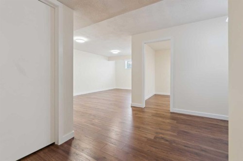 47 Everbrook Crescent Sw, Calgary, AB - Indoor Photo Showing Other Room