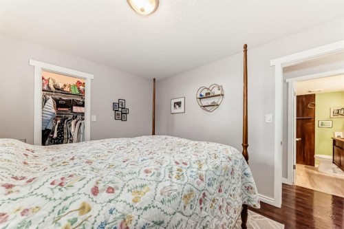 724D Raynard Crescent Se, Calgary, AB - Indoor Photo Showing Bedroom
