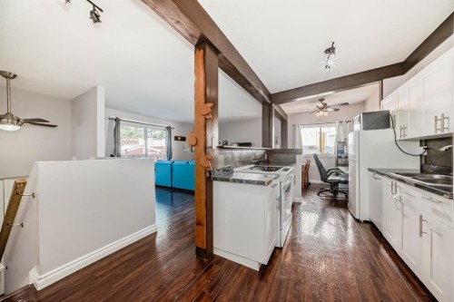 724D Raynard Crescent Se, Calgary, AB - Indoor Photo Showing Kitchen