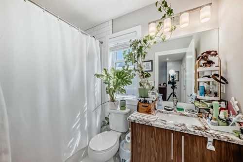 118 Sage Meadows Gardens Nw, Calgary, AB - Indoor Photo Showing Bathroom