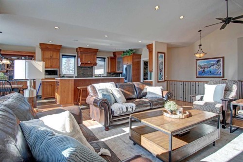 274181 Range Road 23, Rural Rocky View County, AB - Indoor Photo Showing Living Room