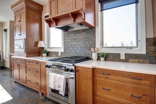 274181 Range Road 23, Rural Rocky View County, AB - Indoor Photo Showing Kitchen