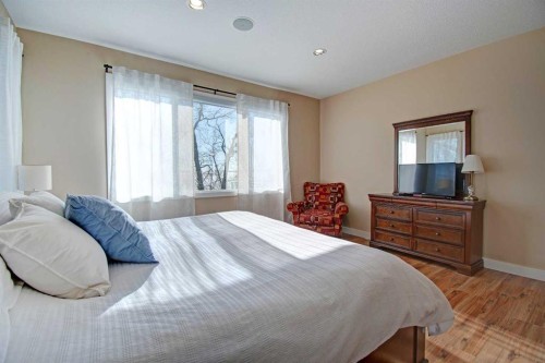 274181 Range Road 23, Rural Rocky View County, AB - Indoor Photo Showing Bedroom